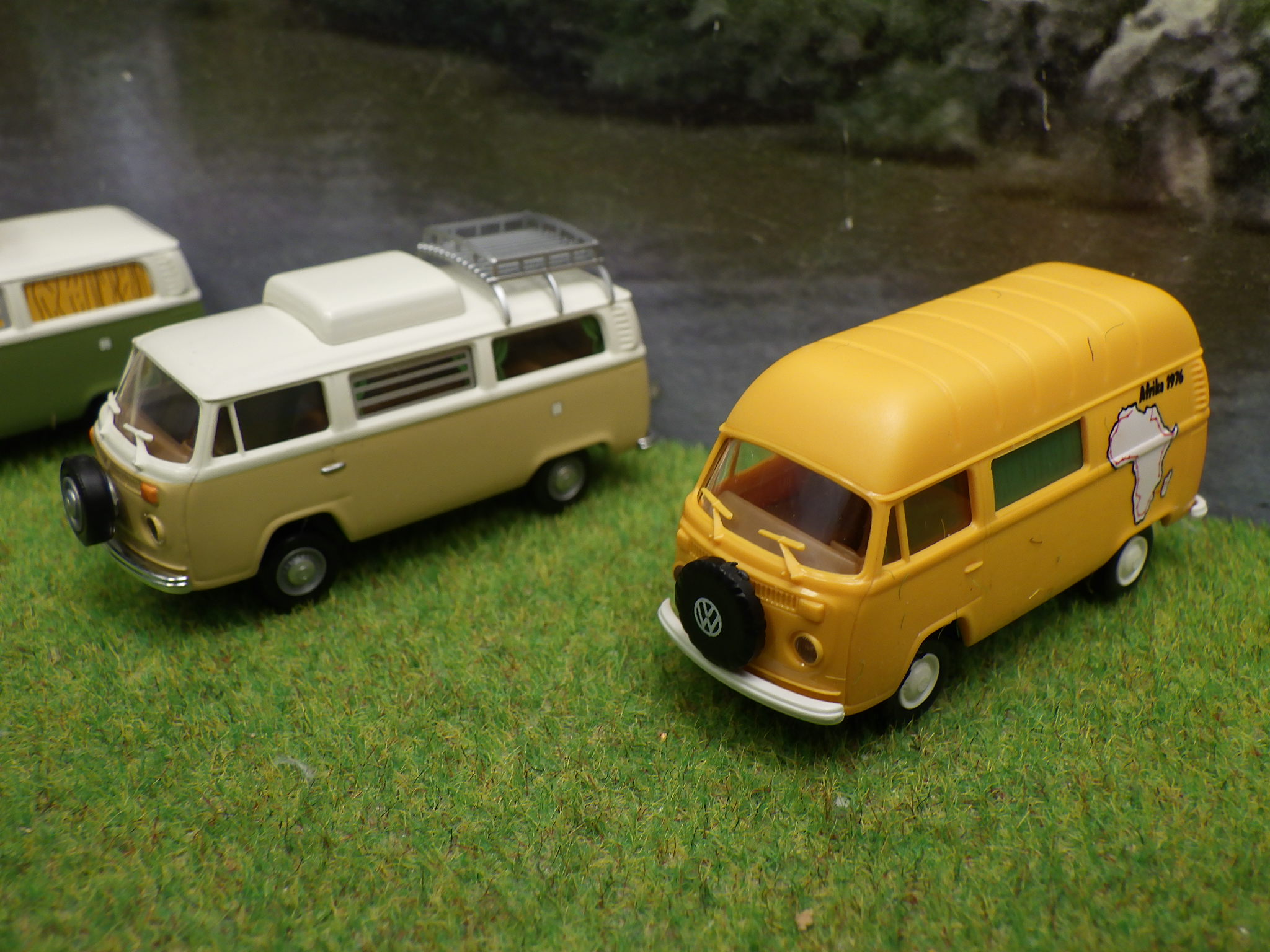 Brekina H0 verschiedene Wohnmobile und Transporter  Produktbild 2