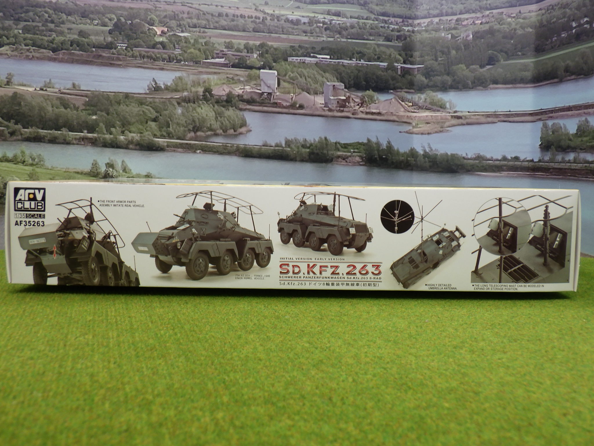 AFV Club 1:35 Sd.Kfz.263 Schwerer Panzerfunkwagen in OVP Produktbild 3