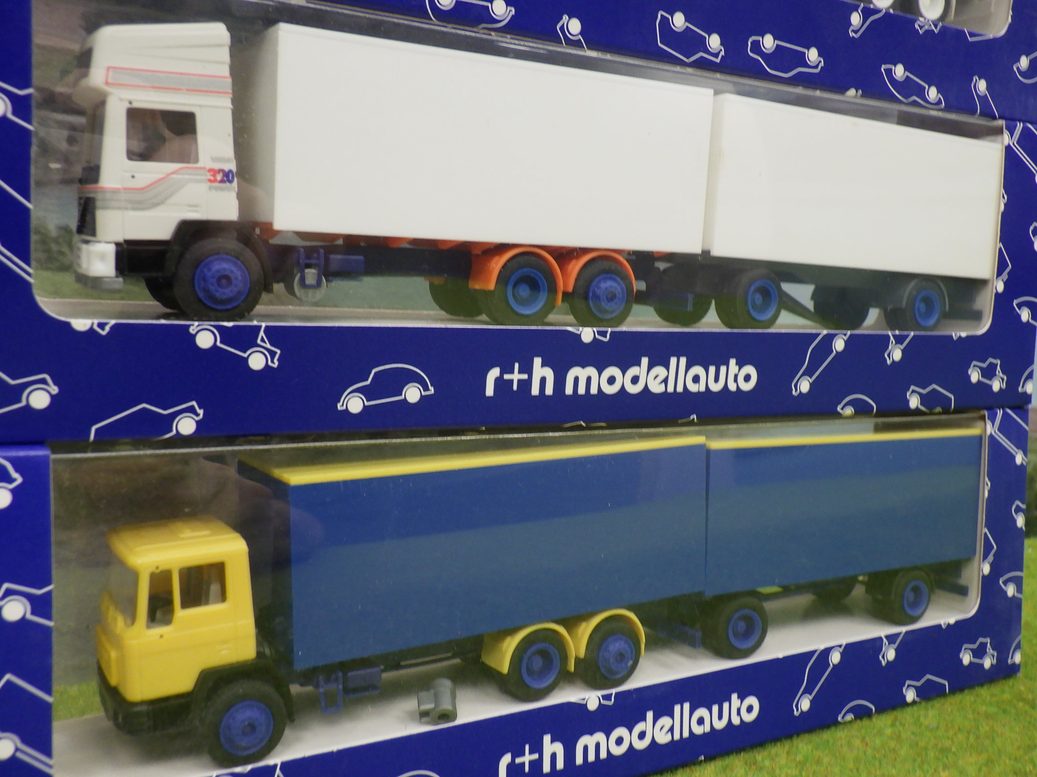 R+H H0 2 Sattelzüge 2 Lastzüge in OVP Produktbild 3