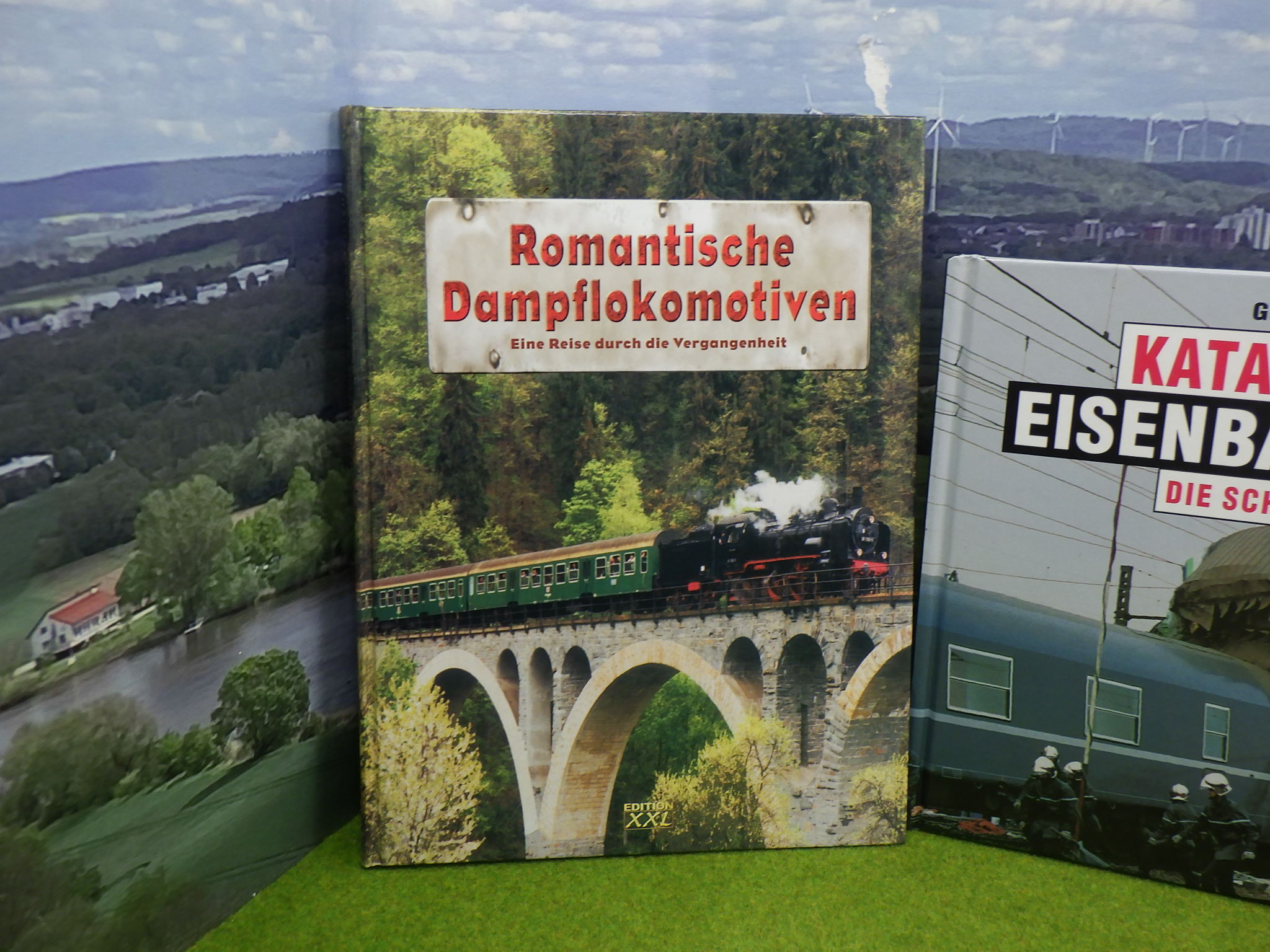 verschiedene Fachbücher Romantische Dampflokomotiven etc  Produktbild 2