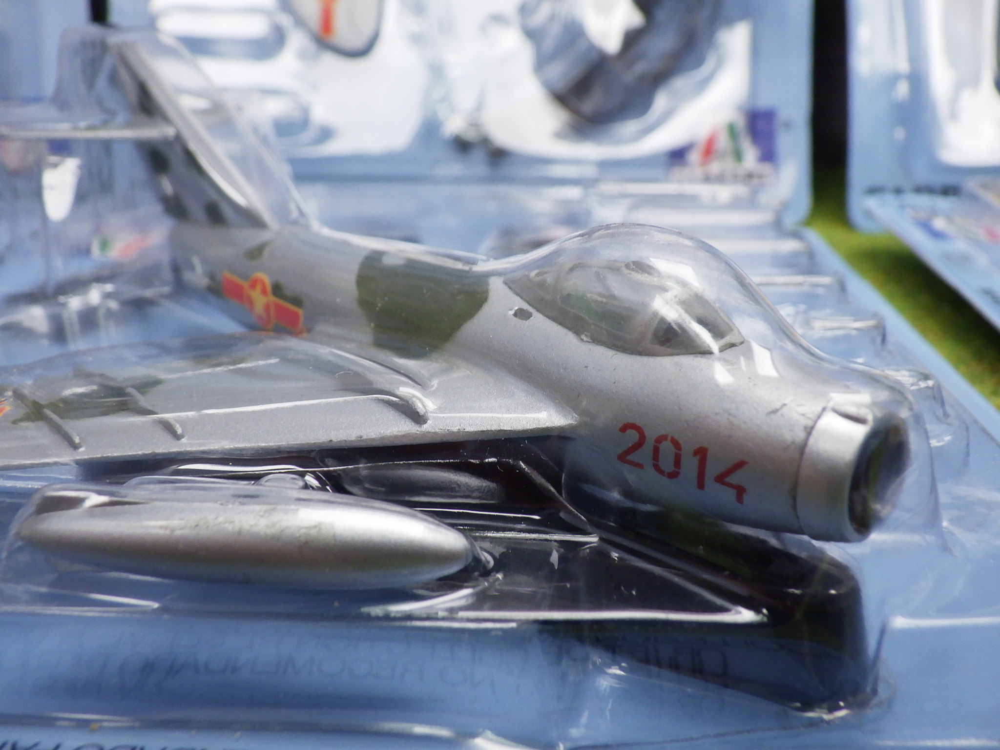 Italeri 1:100 Konvolut vers. Militärflugzeuge etc in OVP Produktbild 5