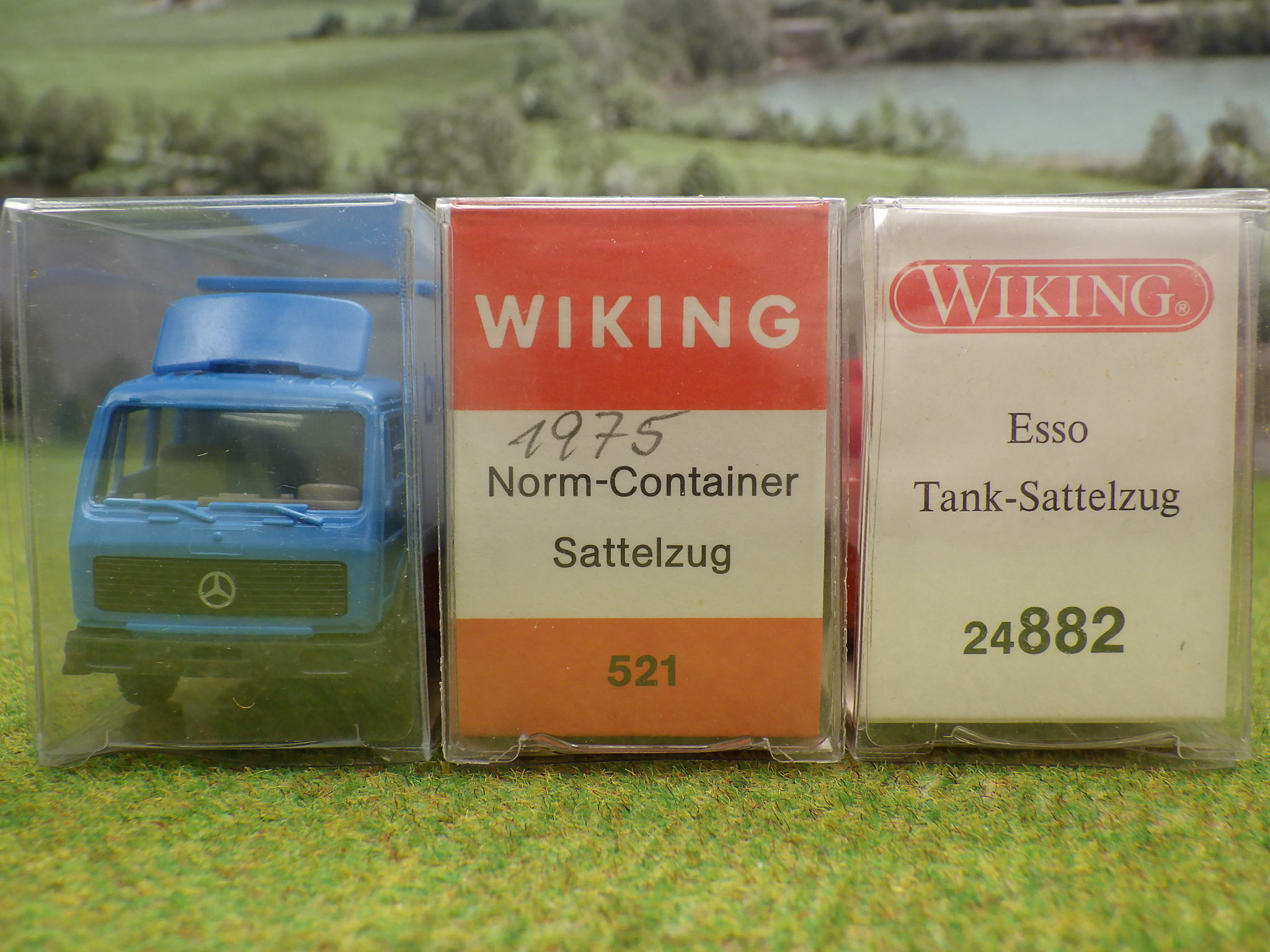 Wiking H0 verschiedene Sattelzüge ESSO etc  Produktbild 3